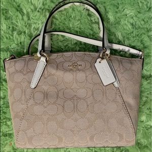 COACH White Kelsey Signature Purse